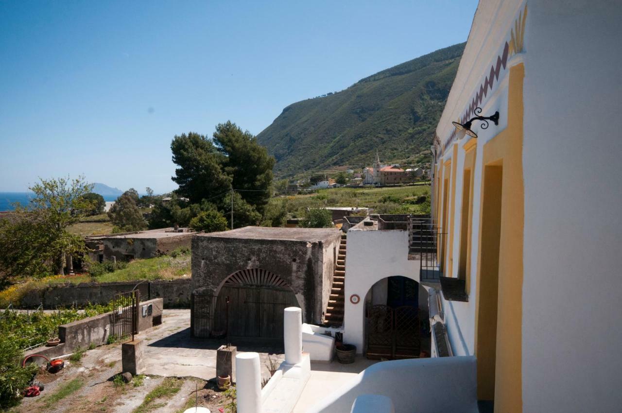 Casa Vacanze Dell'Avvocato Hotel Malfa  Exterior photo